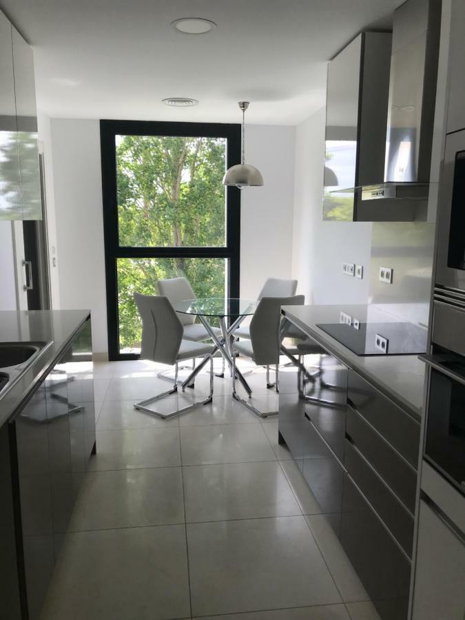 Casals Apartment Салоу Екстериор снимка